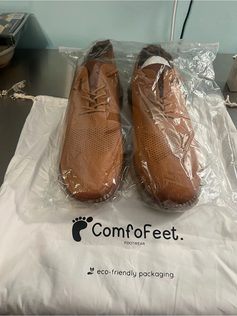 New with Tags Men's l Knit “ComfoFeet” Brown Casual Sneakers